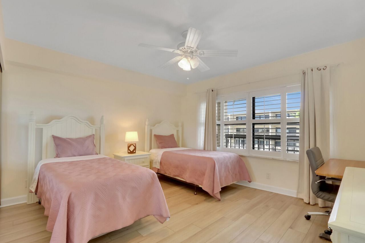 1055 Ocean Drive, Unit 403, Juno Beach, FL 33408 Photo