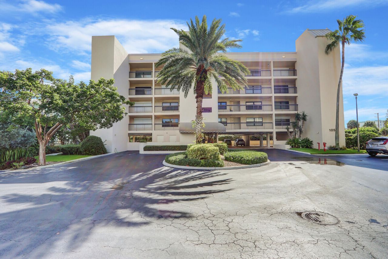 1055 Ocean Drive, Unit 403, Juno Beach, FL 33408 Photo