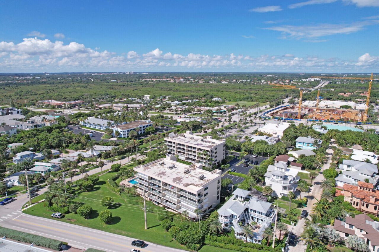 1055 Ocean Drive, Unit 403, Juno Beach, FL 33408 Photo