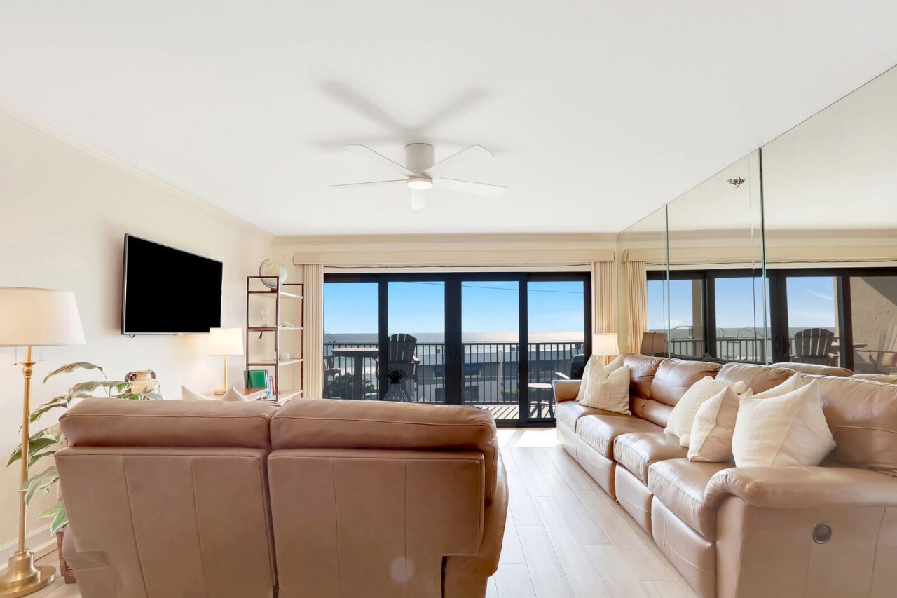 1055 Ocean Drive, Unit 403, Juno Beach, FL 33408 Photo