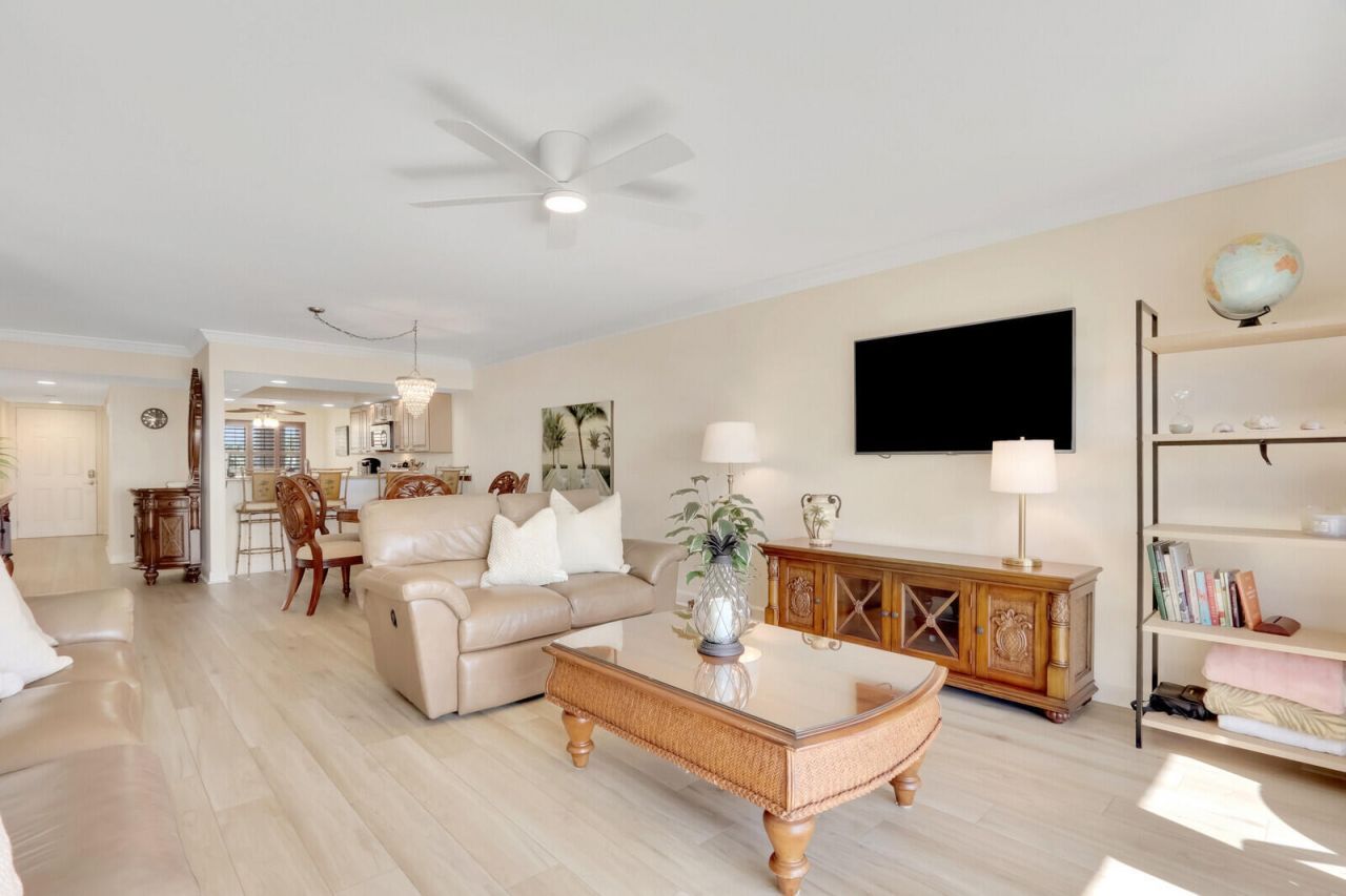 1055 Ocean Drive, Unit 403, Juno Beach, FL 33408 Photo