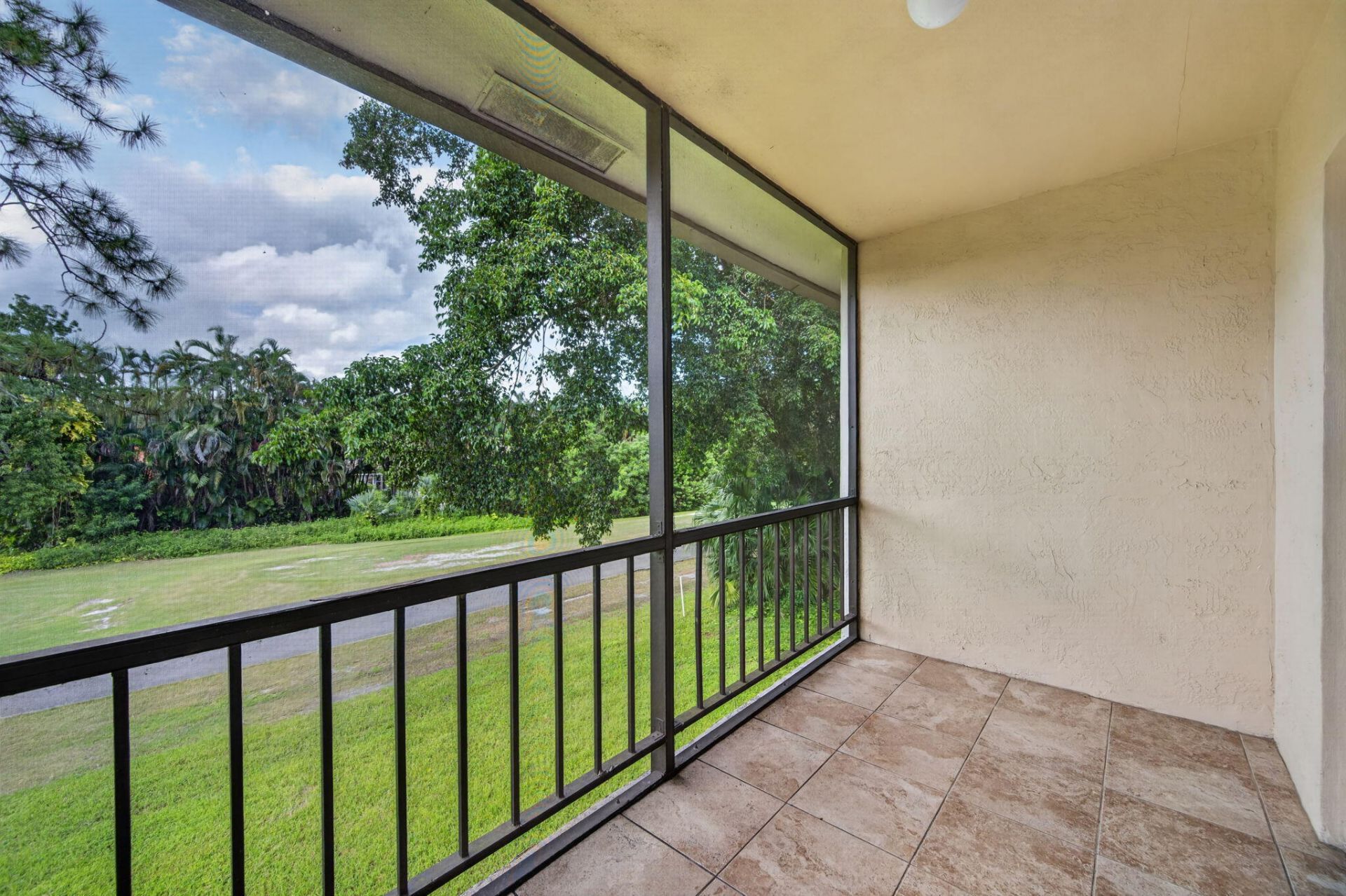 21501 Juego Circle, Unit 29 F, Boca Raton, FL 33433 Photo