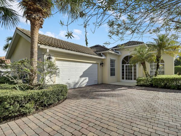8337 SE Angelina Court, Hobe Sound, FL 33455