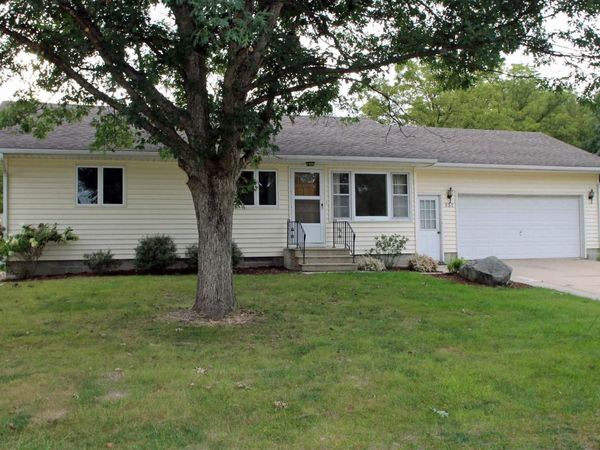 131 Niagara Drive, Waterloo, IA 50701