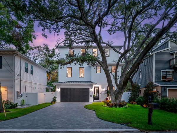 3228 W OAKELLAR AVENUE , TAMPA, FL 33611