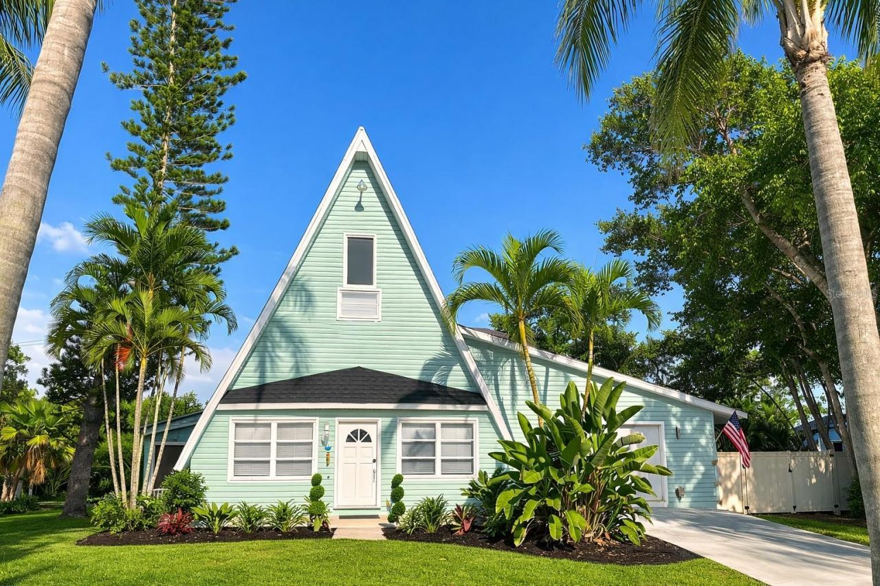 501 Pameto Road, Nokomis, FL 34275 Main Photo