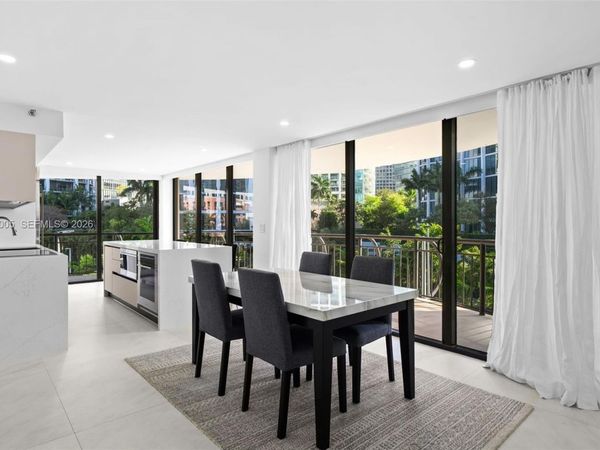 2843 S Bayshore Dr , Unit 5F, Miami, FL 33133