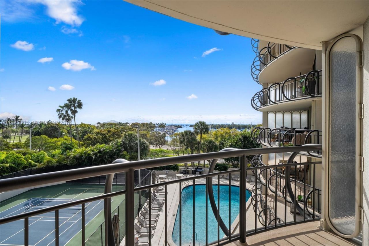 2843 S Bayshore Dr , Unit 5F, Miami, FL 33133 Photo