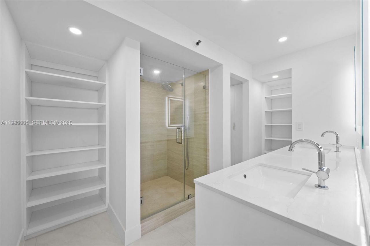 2843 S Bayshore Dr , Unit 5F, Miami, FL 33133 Photo