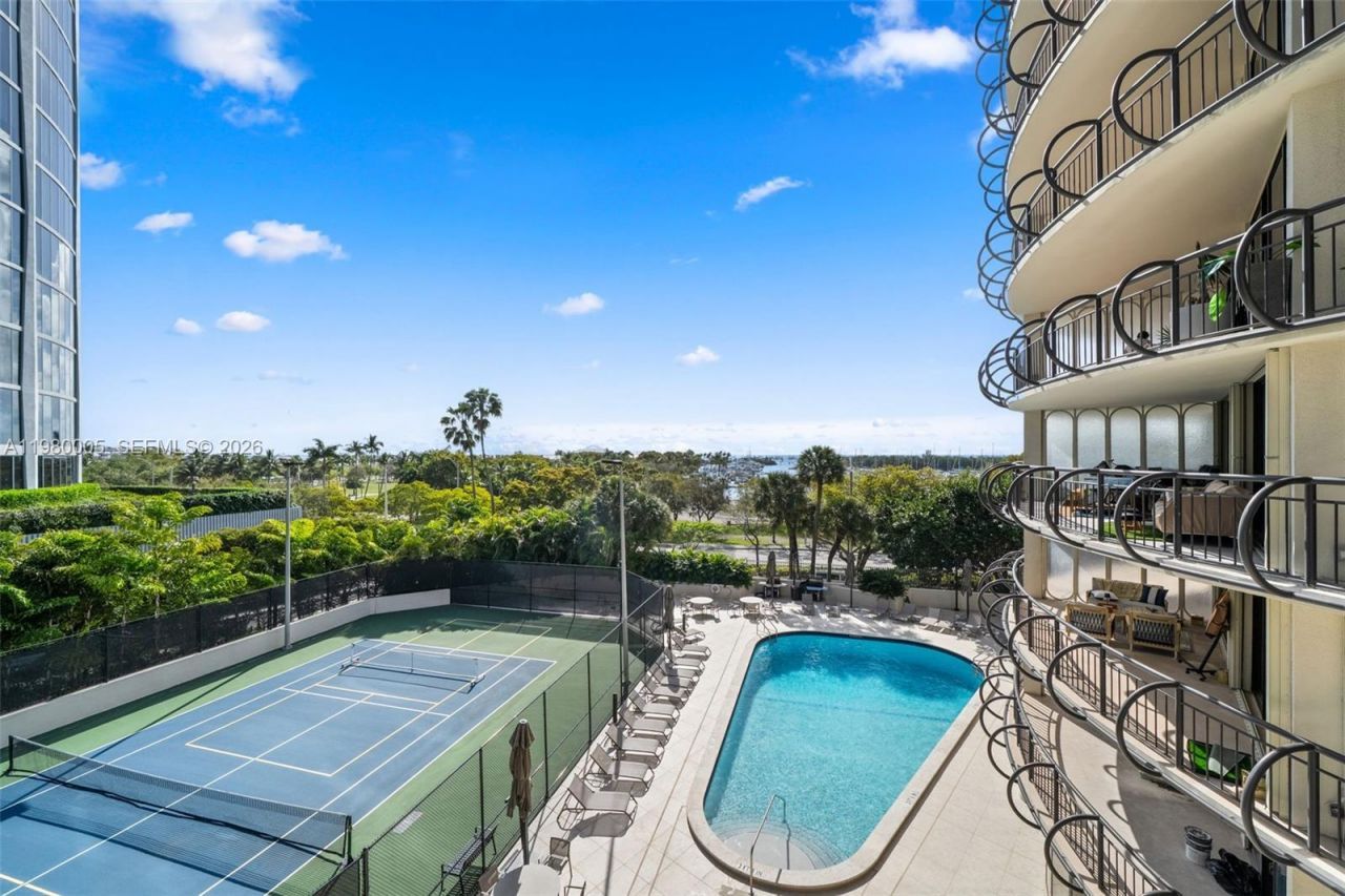 2843 S Bayshore Dr , Unit 5F, Miami, FL 33133 Photo