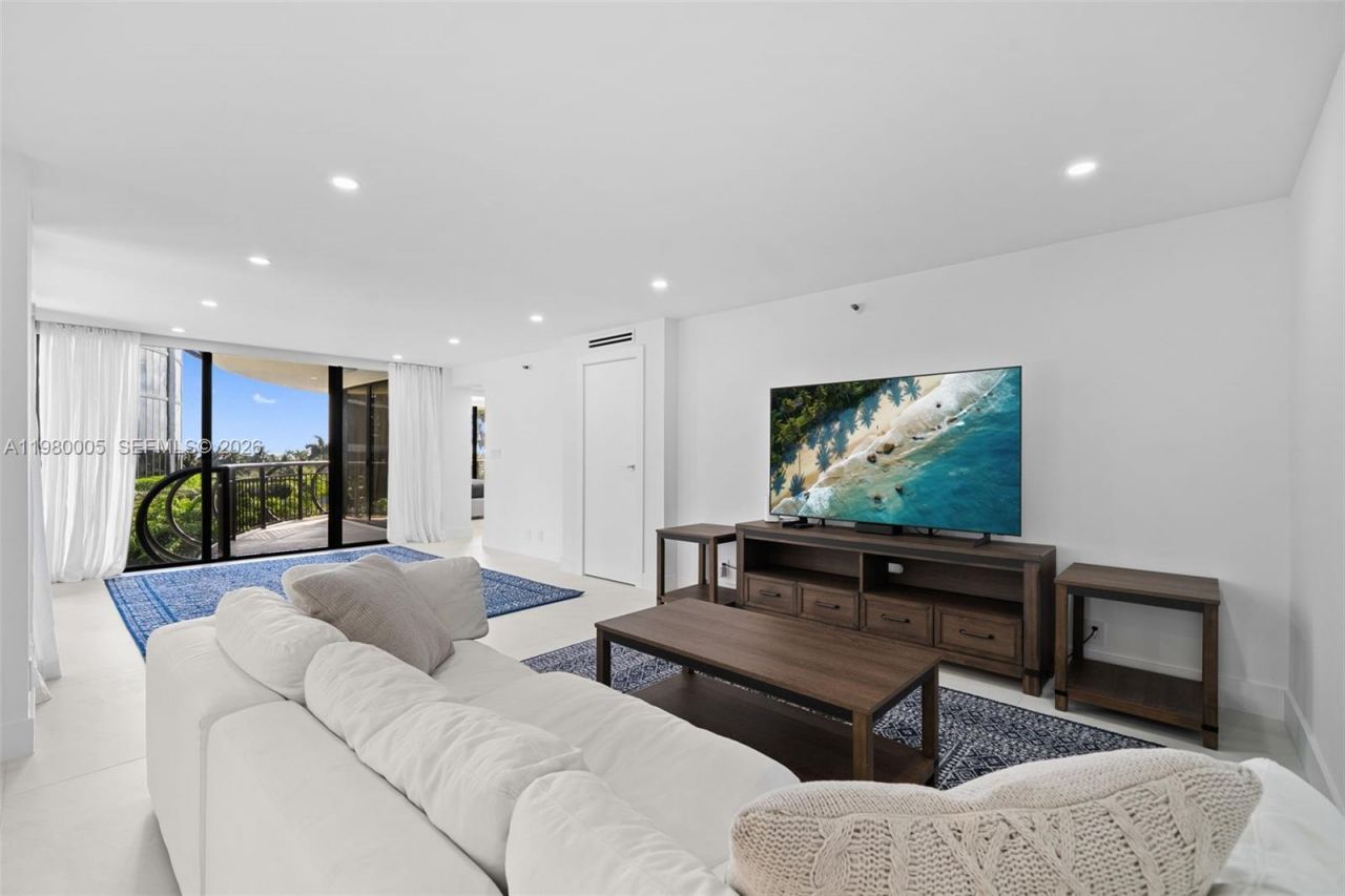 2843 S Bayshore Dr , Unit 5F, Miami, FL 33133 Photo