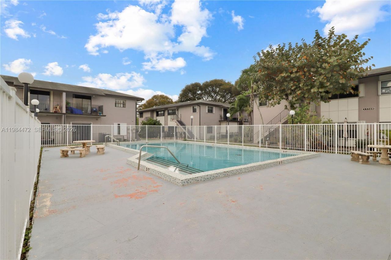 13371 SW 17th Ln, Unit 2-8, Miami, FL 33175 Photo