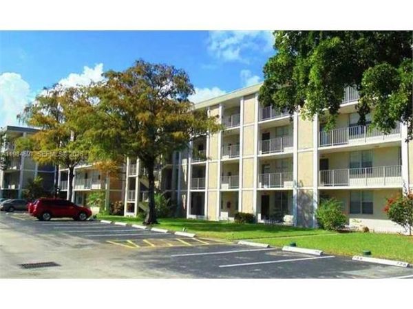 2998 NW 48th Ter, Unit 326, Lauderdale Lakes, FL 33313