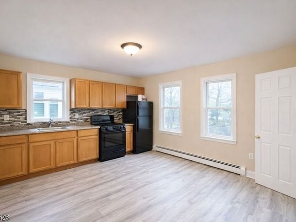 326 Mercer Ave, Roselle, NJ 07203