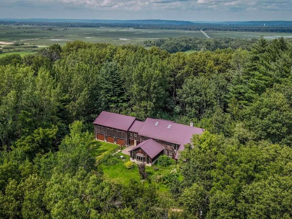 51181 Green Island Road, Miles, IA 52064