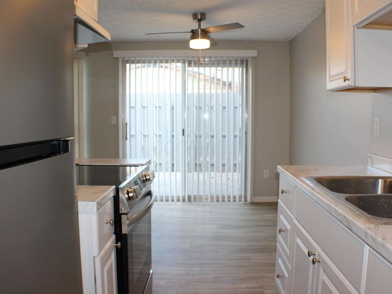 2472 Nassau Drive, Columbus, OH 43232 Photo 11