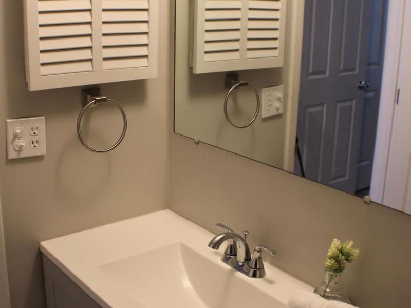 2472 Nassau Drive, Columbus, OH 43232 Photo 14