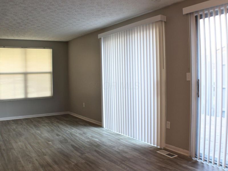 2472 Nassau Drive, Columbus, OH 43232 Photo 5