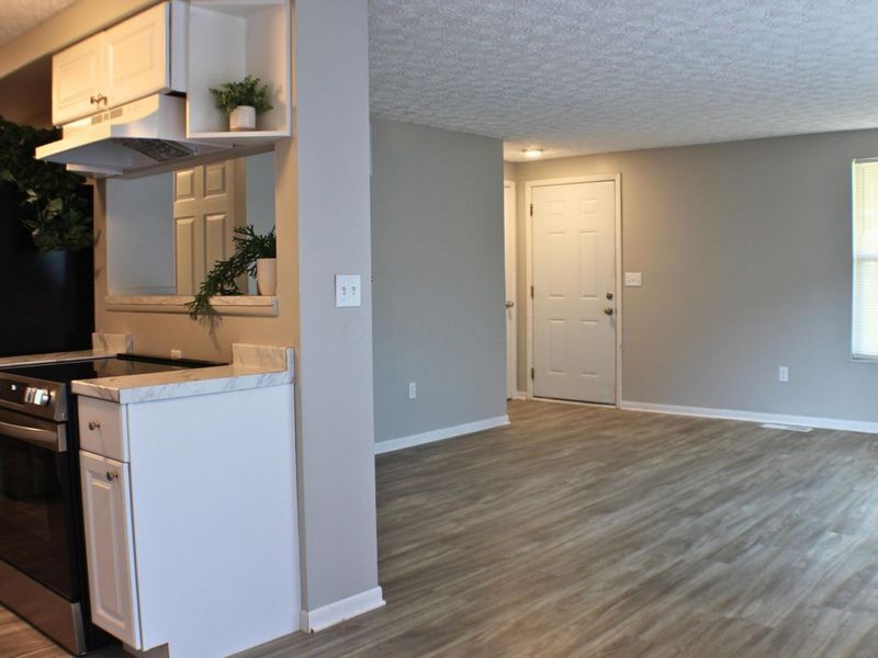 2472 Nassau Drive, Columbus, OH 43232 Photo 7