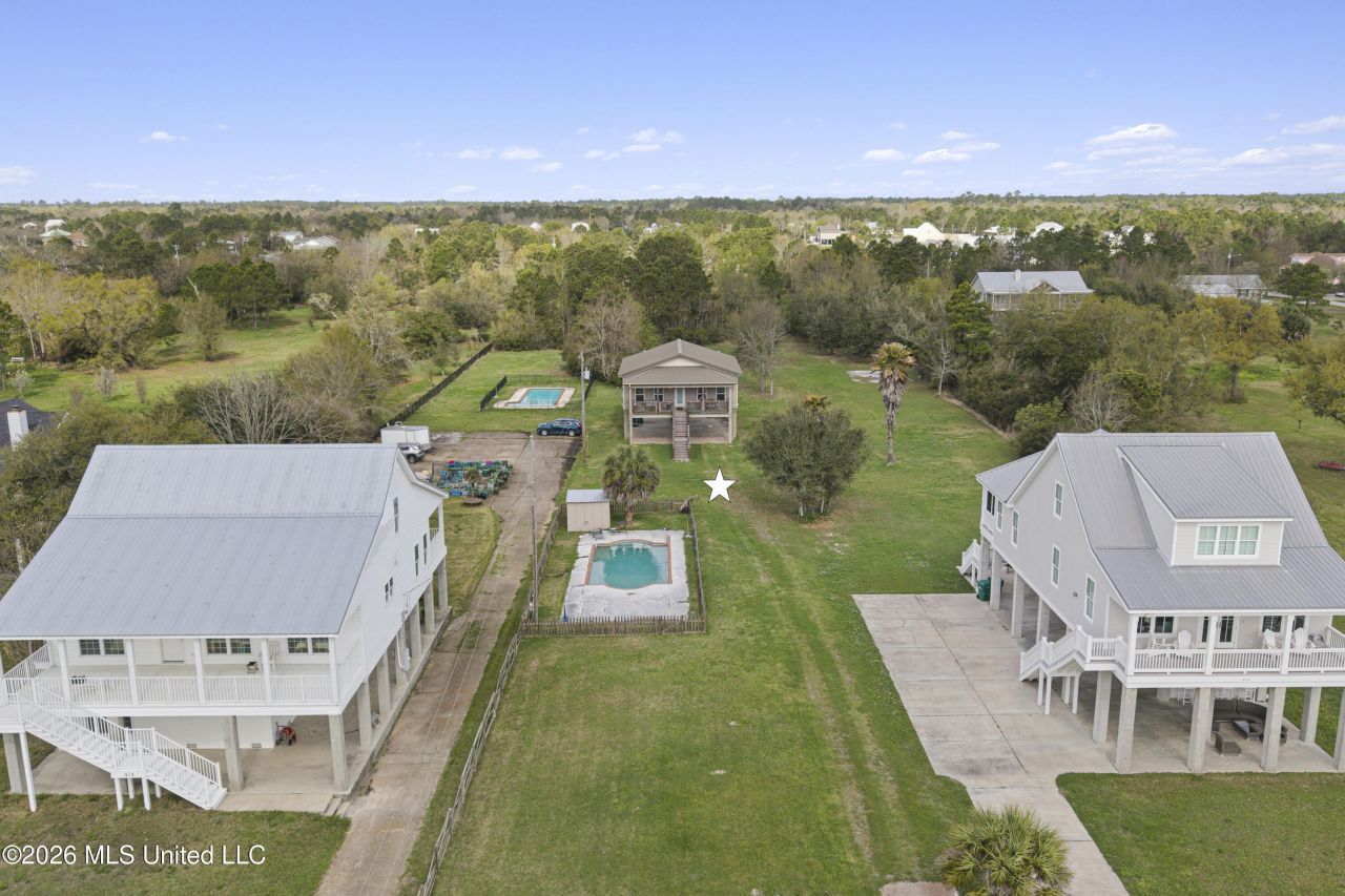 412 S Beach Boulevard, Waveland, MS 39576 Main Photo