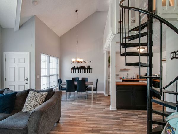 1119 Waggoner Ct W, Nashville, TN 37214