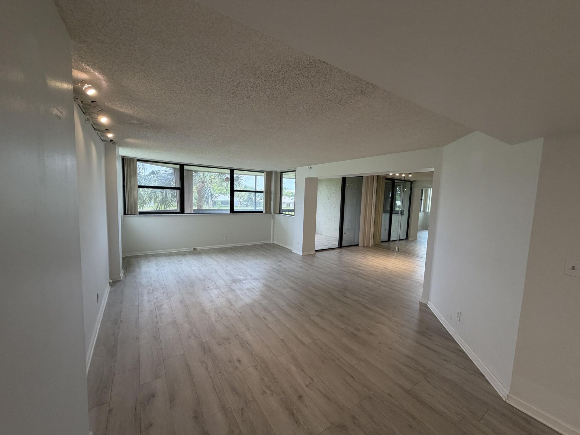 6463 La Costa Drive, Unit 203, Boca Raton, FL 33433 Photo