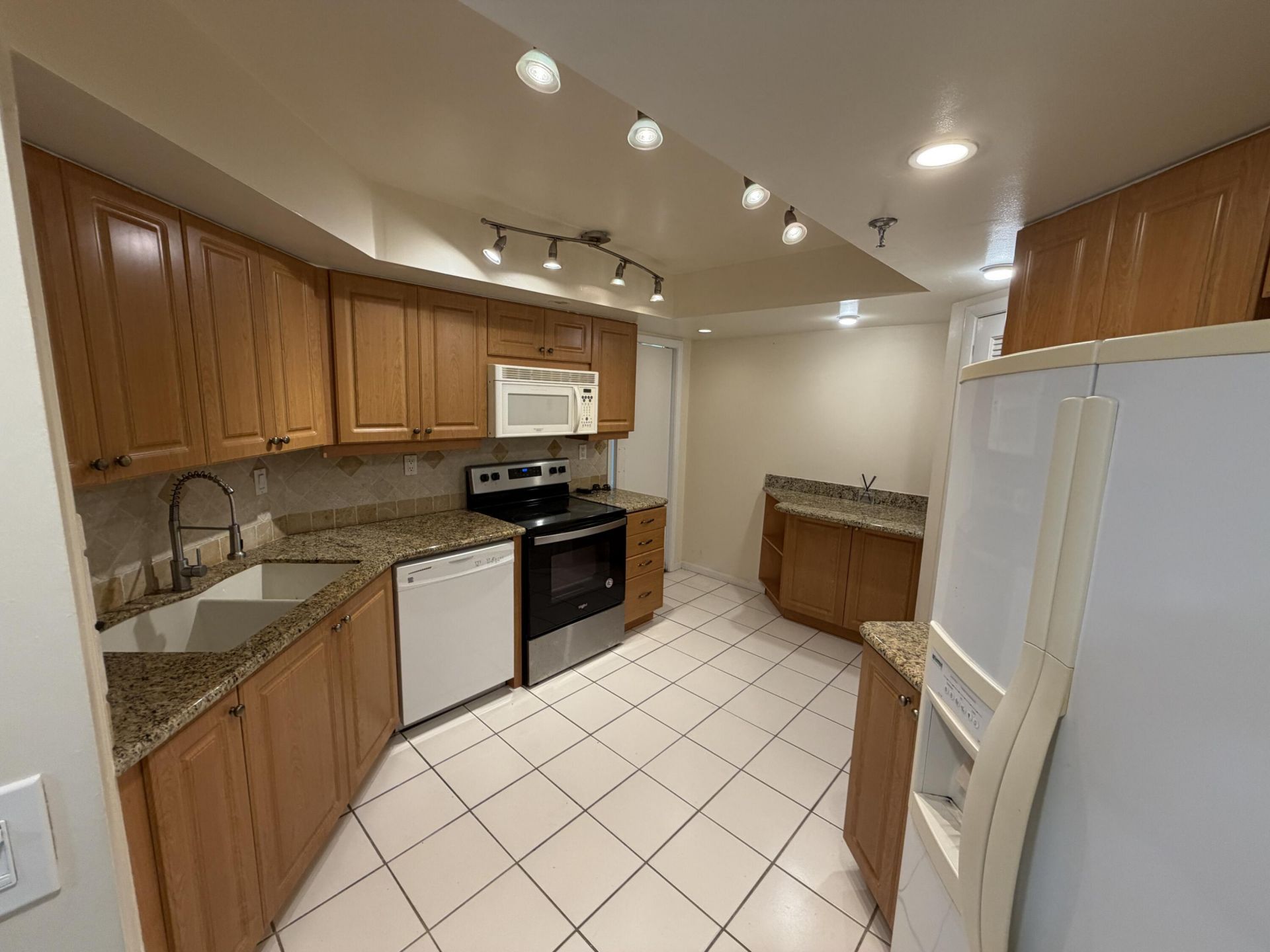 6463 La Costa Drive, Unit 203, Boca Raton, FL 33433 Photo