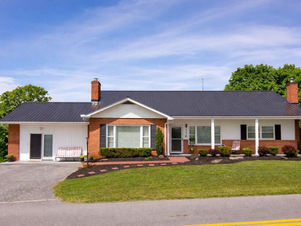 4061 Fairview Rd, Lewisburg, WV 24901