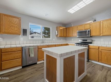 6350 W Ottawa Court, Sun Valley, NV 89433 Photo