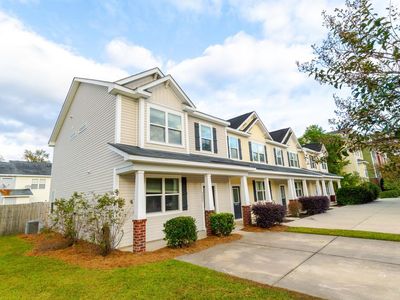 9227 Southern Oak Lane, Ladson, SC 29456