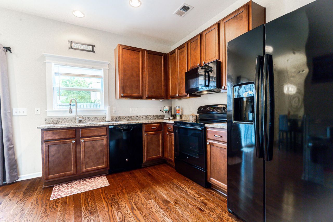 9227 Southern Oak Lane Photo 11