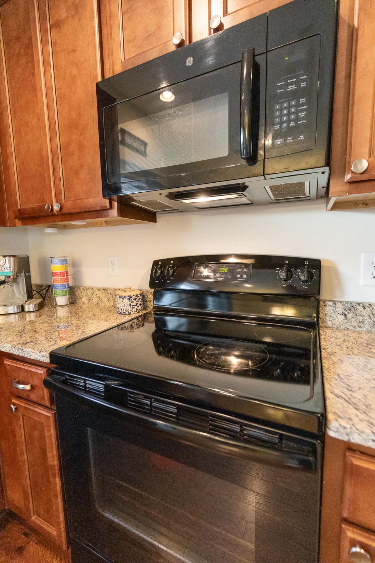 9227 Southern Oak Lane Photo 12