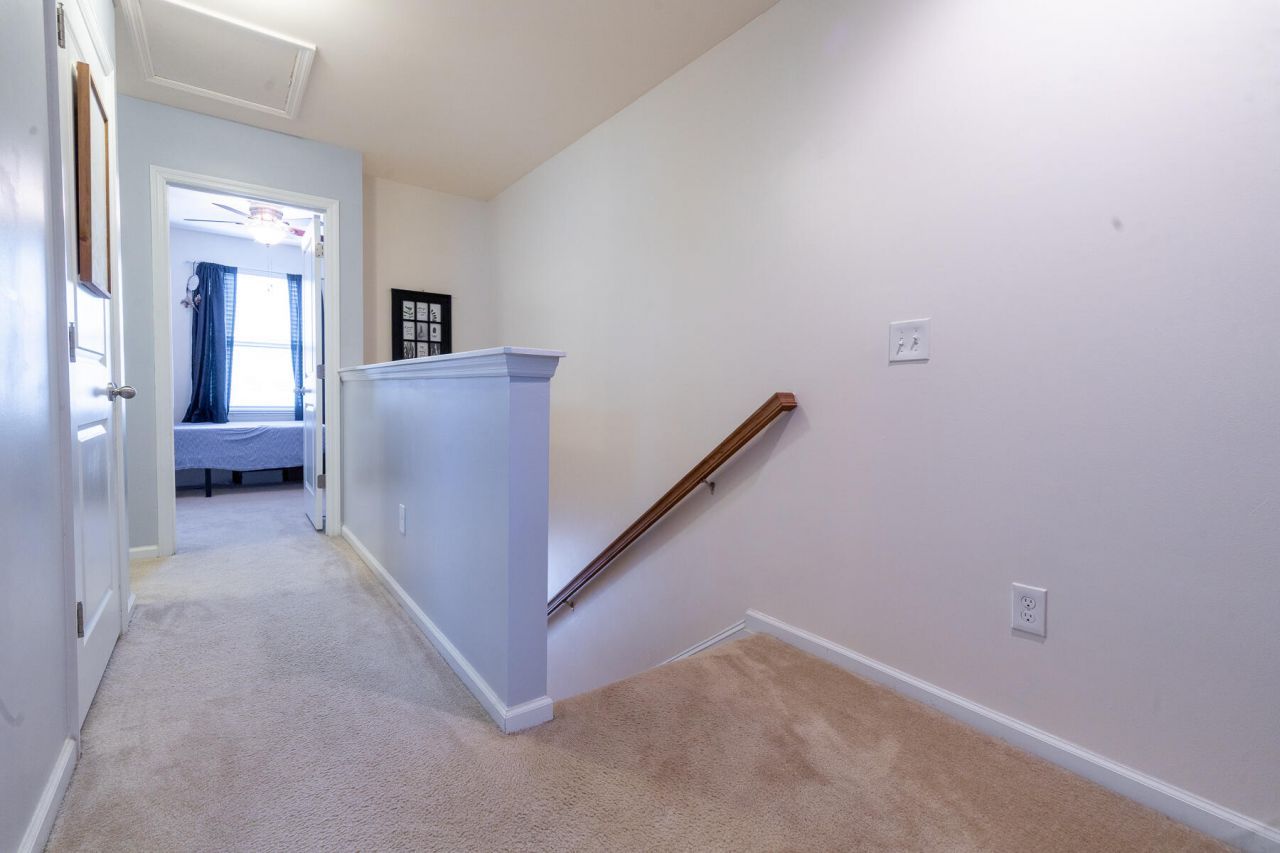 9227 Southern Oak Lane Photo 23