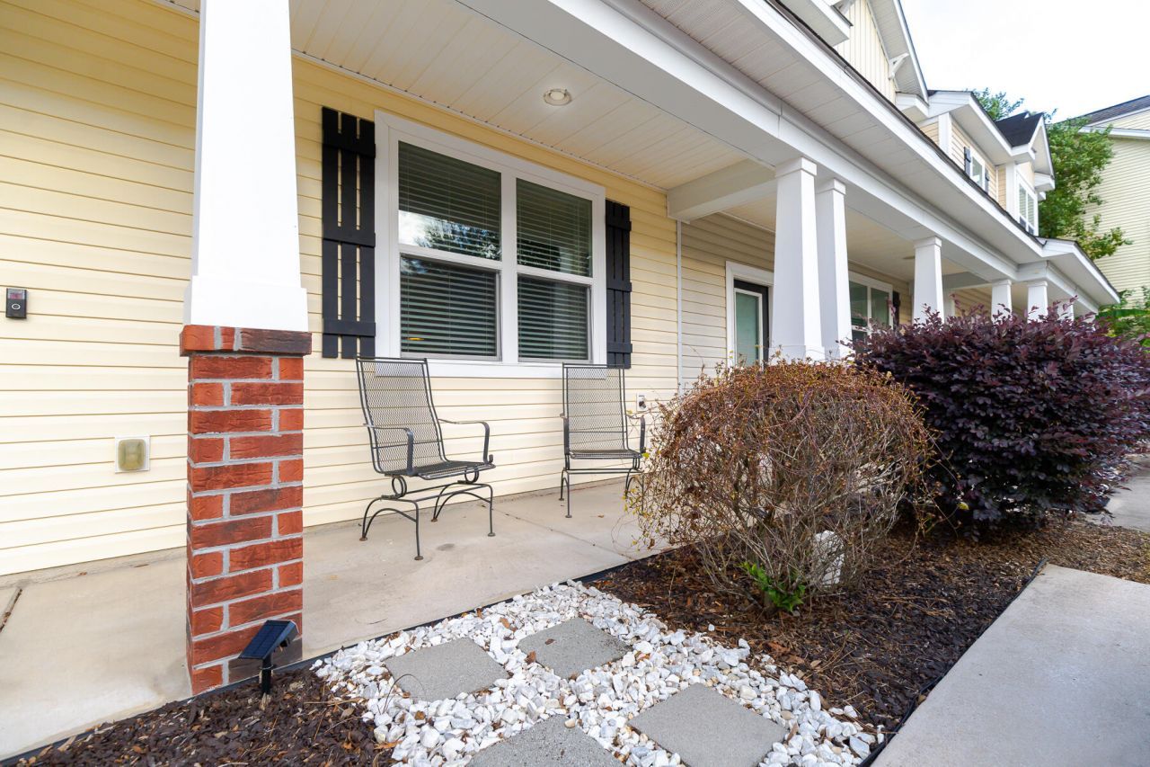 9227 Southern Oak Lane Photo 4