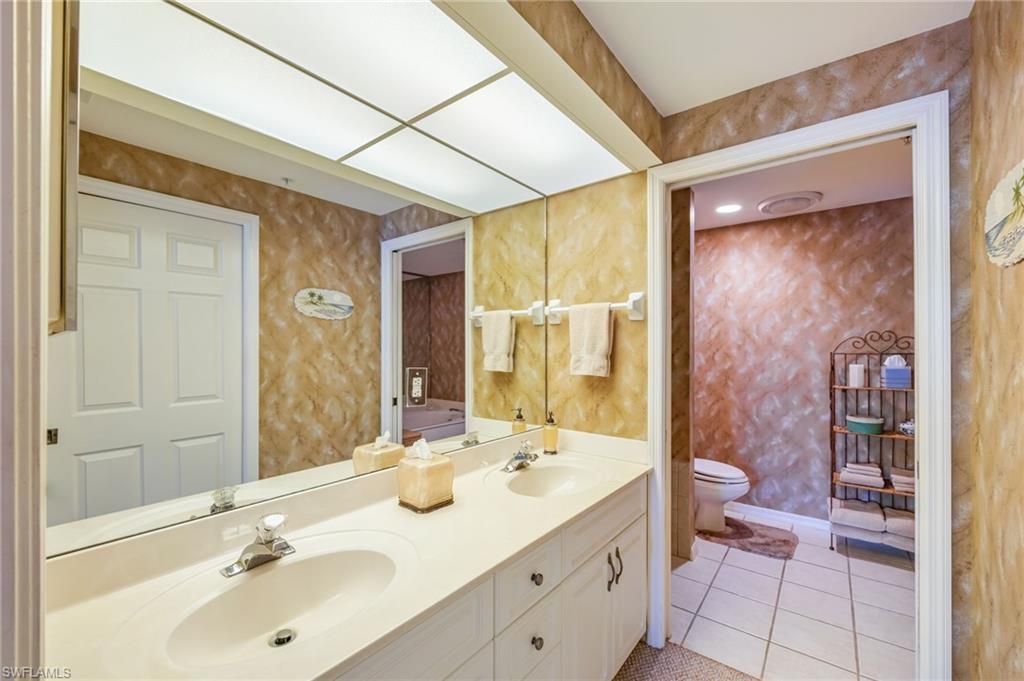 760 Waterford Dr, Unit 203, Naples, FL 34113 Photo