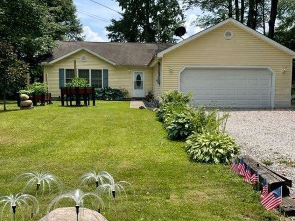 889 Long Shadow Lane, Rome, OH 44085