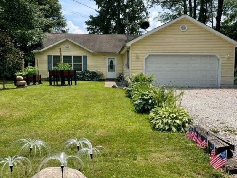 889 Long Shadow Lane, Roaming Shores, OH 44085 Photo 1