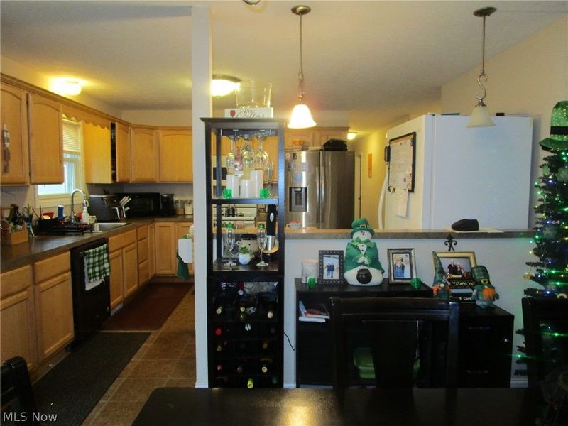 889 Long Shadow Lane, Roaming Shores, OH 44085 Photo 14