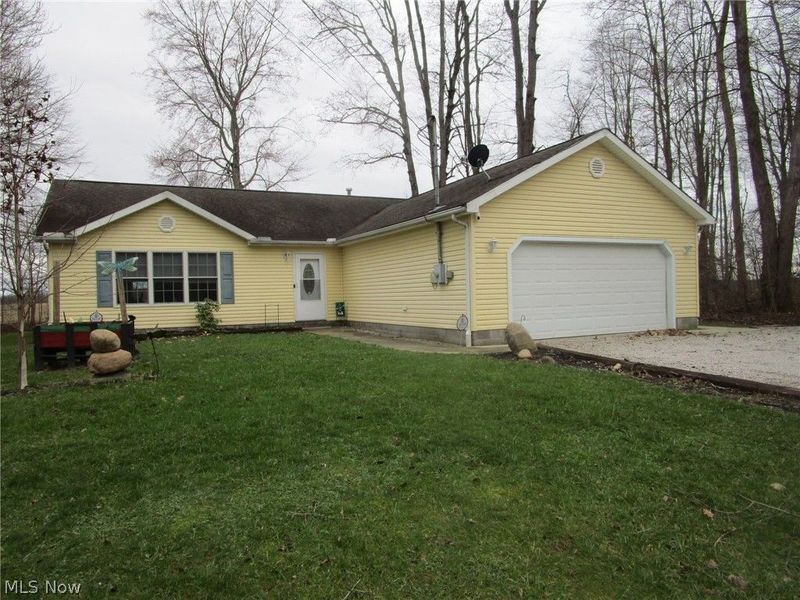 889 Long Shadow Lane, Roaming Shores, OH 44085 Photo 4