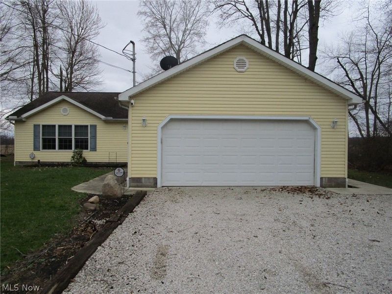 889 Long Shadow Lane, Roaming Shores, OH 44085 Photo 7