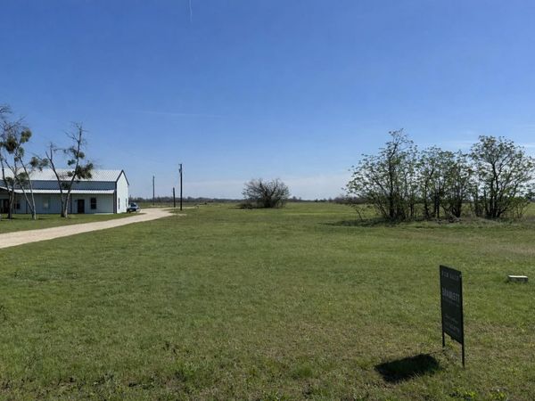680 County Road 337 RD, Granger, TX 76530