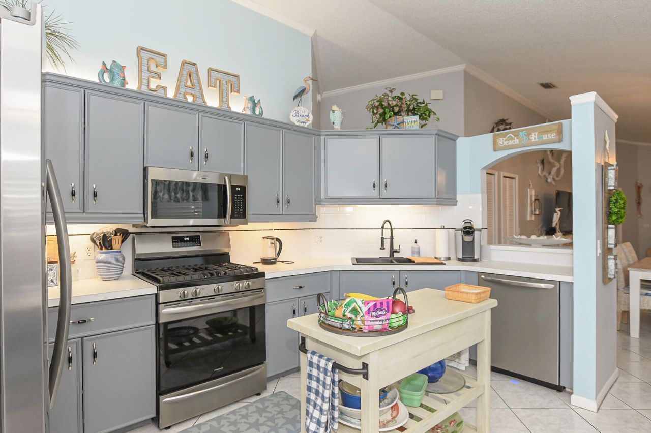 1187 NW Lombardy Drive, Port Saint Lucie, FL 34986 Photo