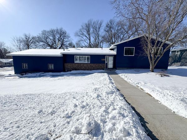 336 E Cherry Avenue, Fergus Falls, MN 56537