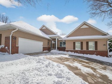 6077 Clarion Circle, Minnetonka, MN 55343