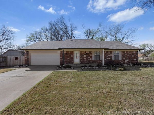 7844 S Hickory Court , Broken Arrow, OK 74011