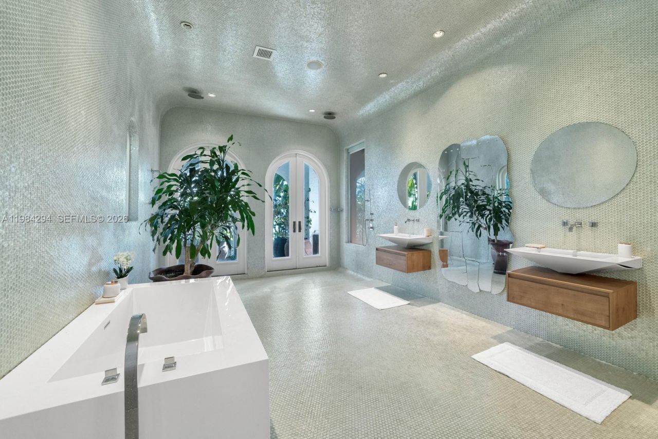 16 Palm Ave , Miami Beach, FL 33139 Photo