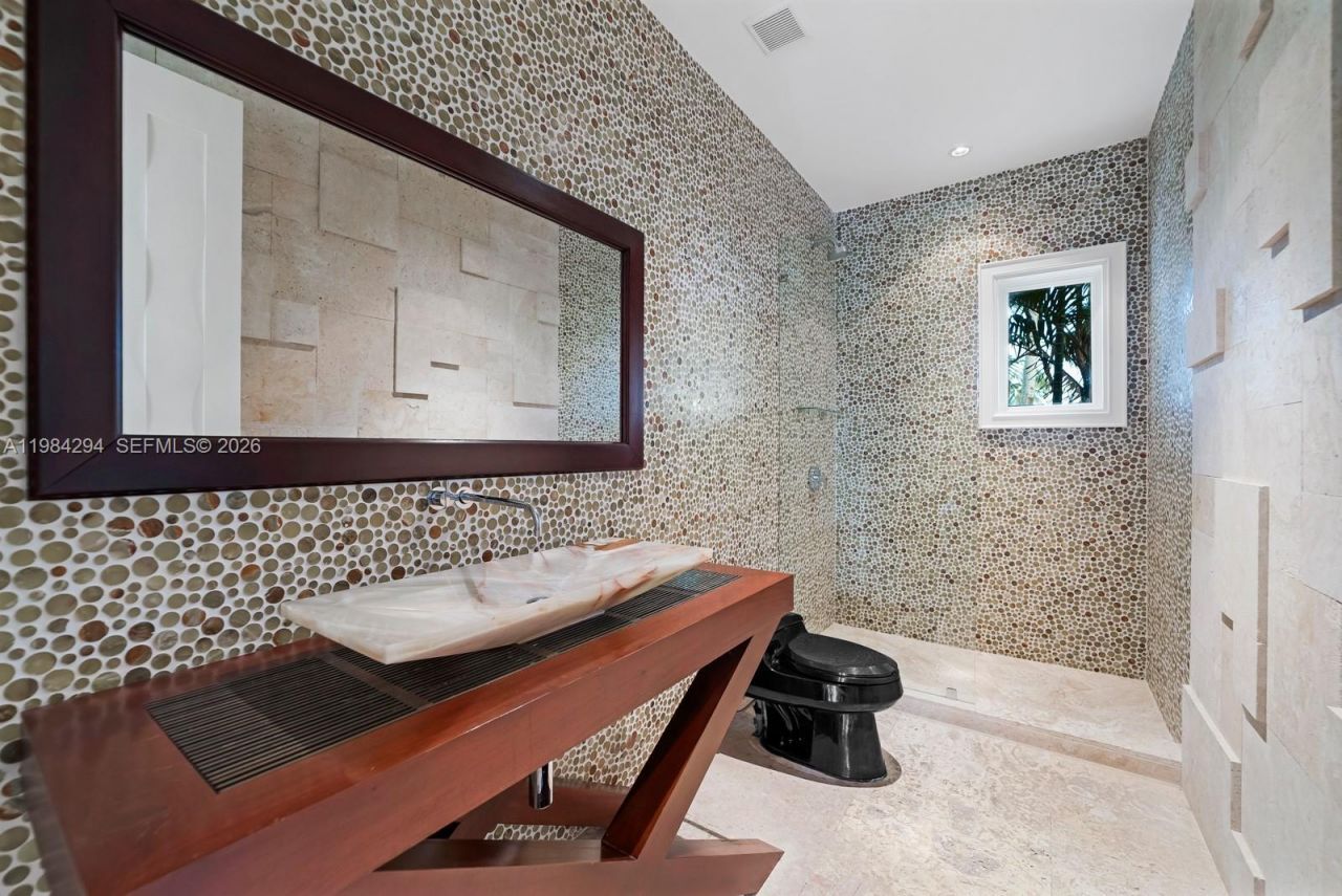 16 Palm Ave , Miami Beach, FL 33139 Photo