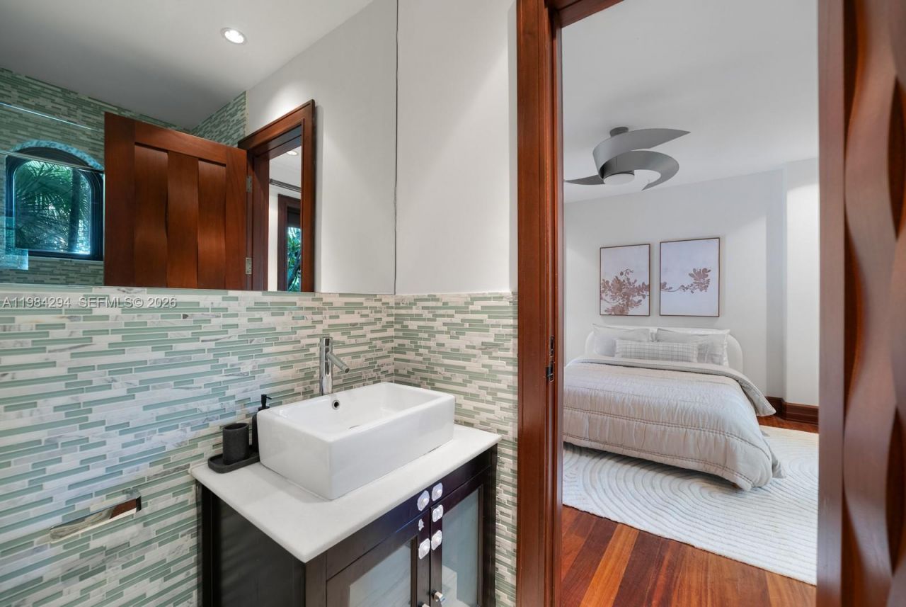 16 Palm Ave , Miami Beach, FL 33139 Photo