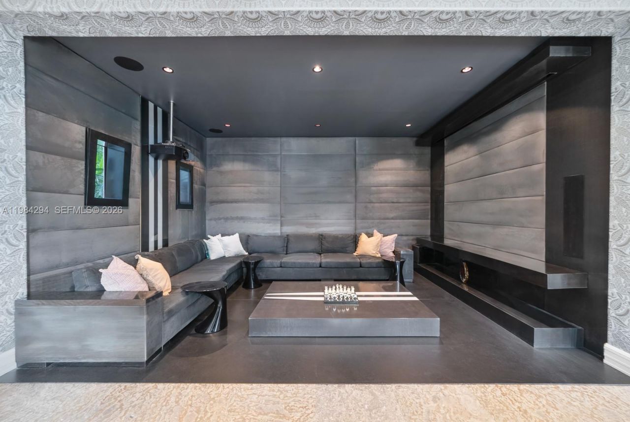 16 Palm Ave , Miami Beach, FL 33139 Photo