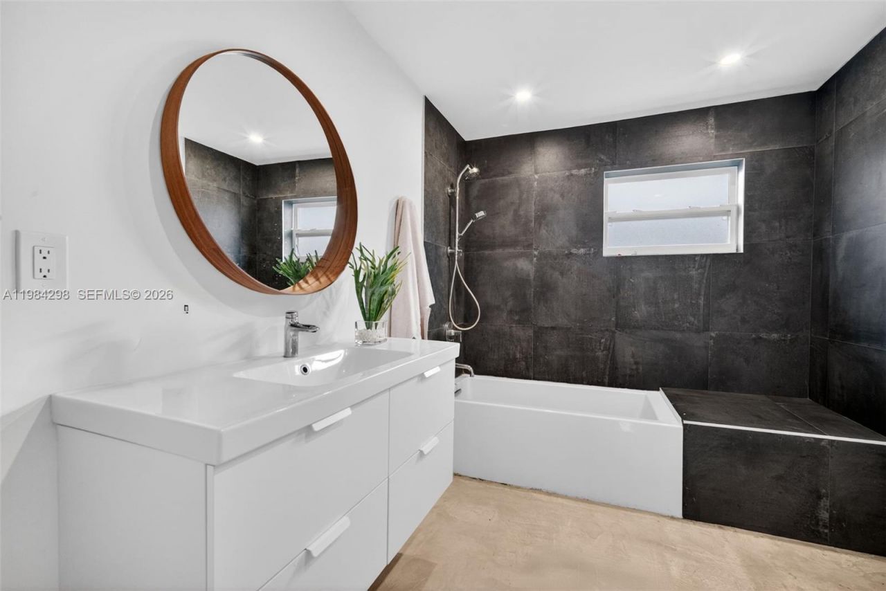 1119 N 46th Ter , Hollywood, FL 33021 Photo